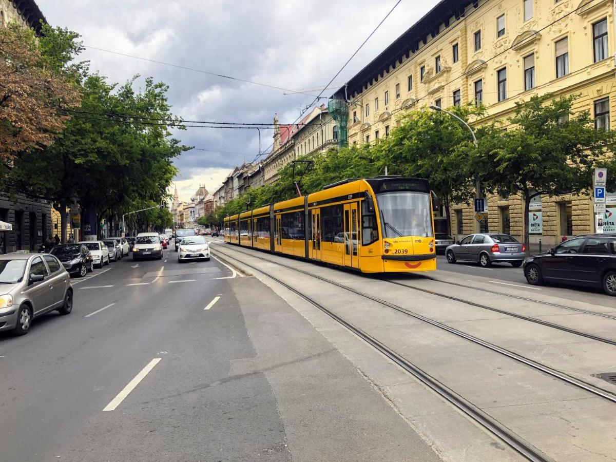 Better Than * Budapeste